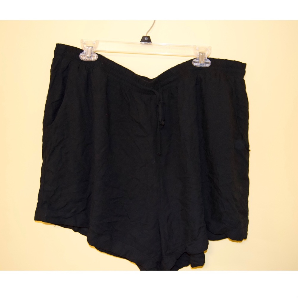 Plus Black Cloth Shorts
